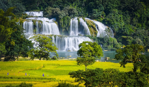 Vietnam Holiday Package- Ban Gioc waterfall